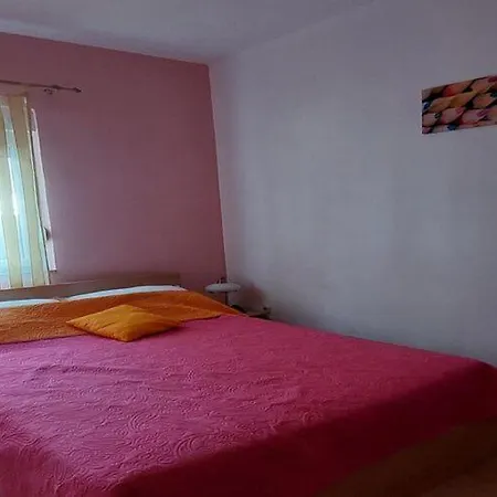 Smokvica - Three Bedroom Terrace Apartman Starigrad Paklenica