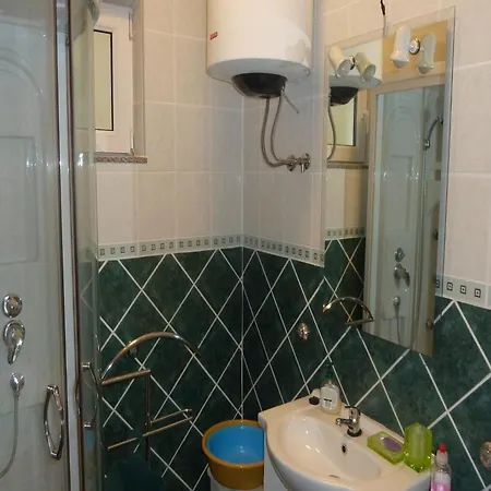 Apartman Smokvica - Three Bedroom Terrace Starigrad Paklenica